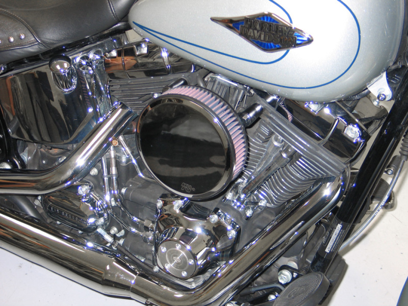 Picture of K&N Street Round Metal Intake System - Harley-Davidson - Red Filter 6-8 Size 2.4in In Dia 2.5in H