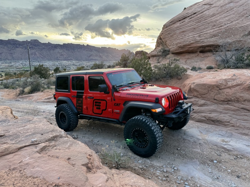 Picture of Progressive PGR STR 47 Series 2.0 Remote Reservoir Shocks Shocks and Struts - 47-2008