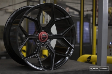 Picture of Vossen x Novitec NL4-5L 20x9in - 5x112 BP - ET36 - Gloss Black Lamborghini Huracan Front Wheel