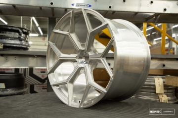 Picture of Vossen x Novitec NL4-Cl 20x9 - Centerlock - ET24 - Brushed Gloss Clear Lambo Aventador Front Wheel