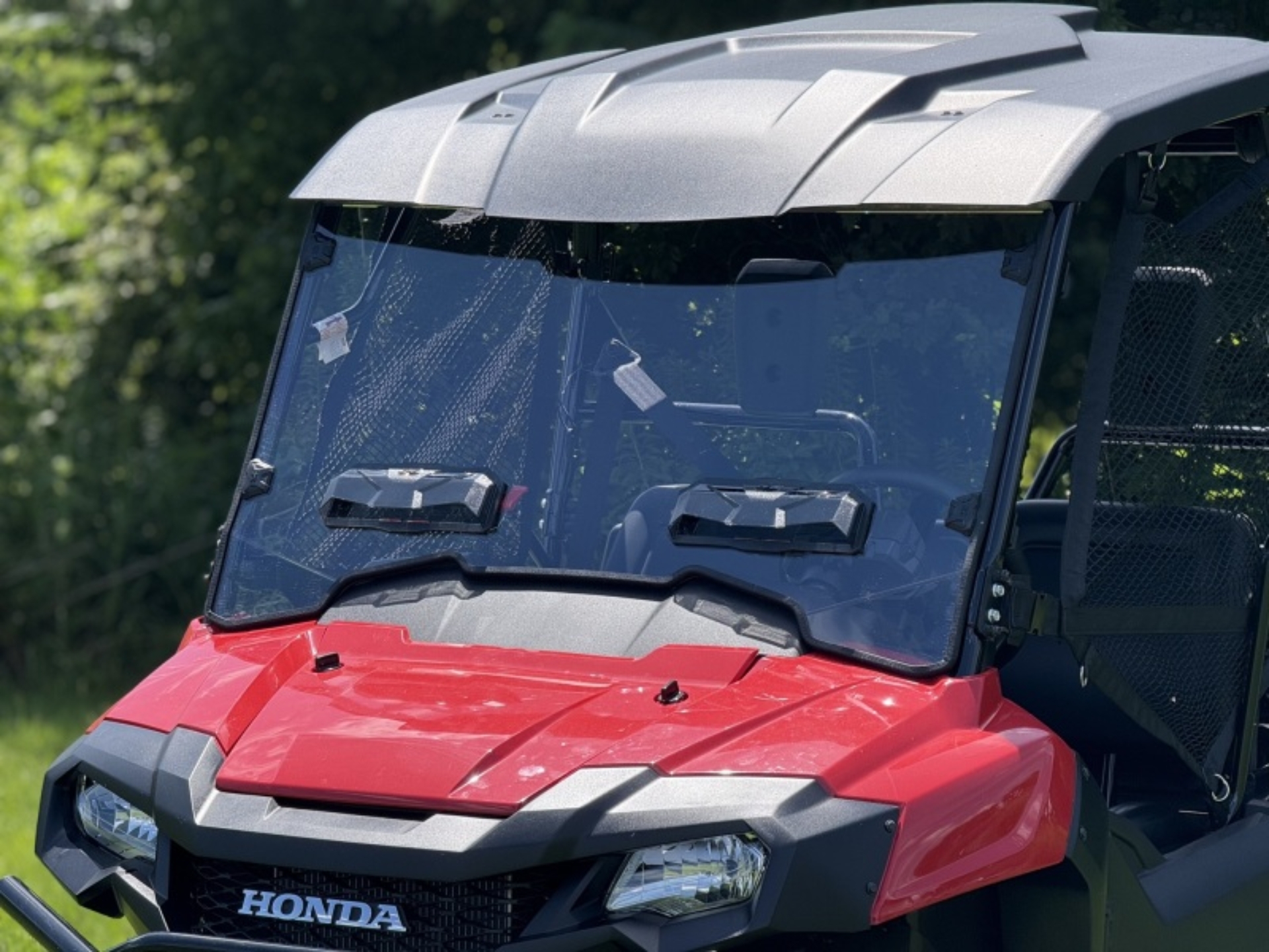 Picture of Seizmik 14-25 Honda Pioneer 700 Vented Tool-Less Windshield UV