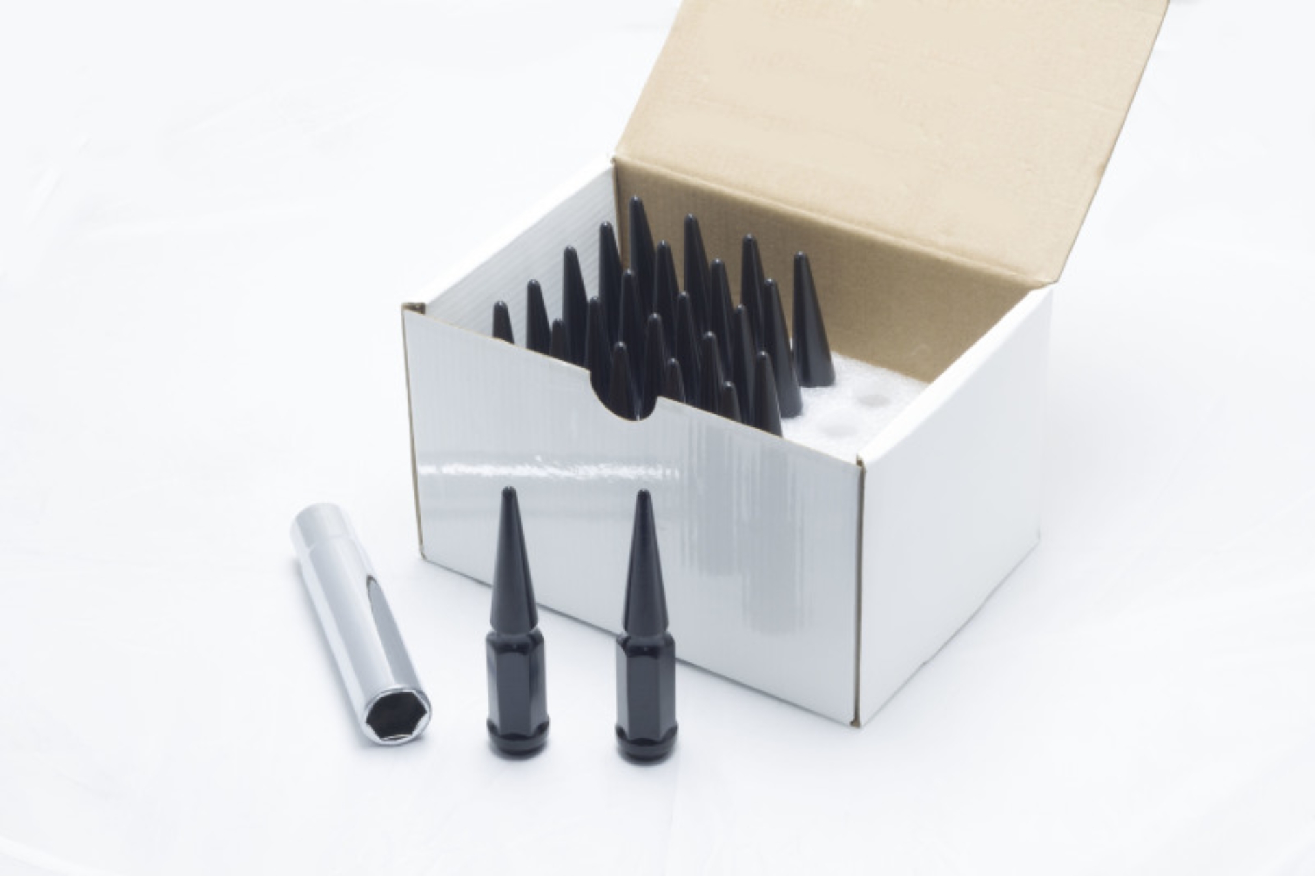 Picture of Wheel Mate WM Spiked Lug Nuts - 35421P