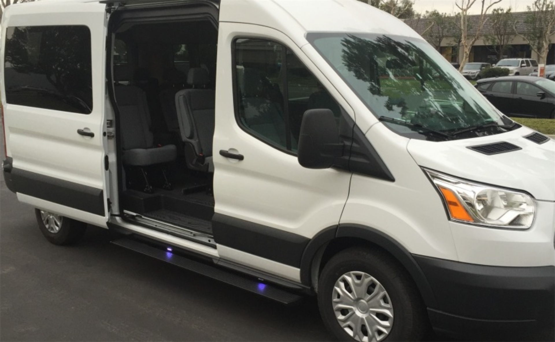 Picture of AMP Research 2014-2017 Ford Transit PowerStep Plug N Play - Black