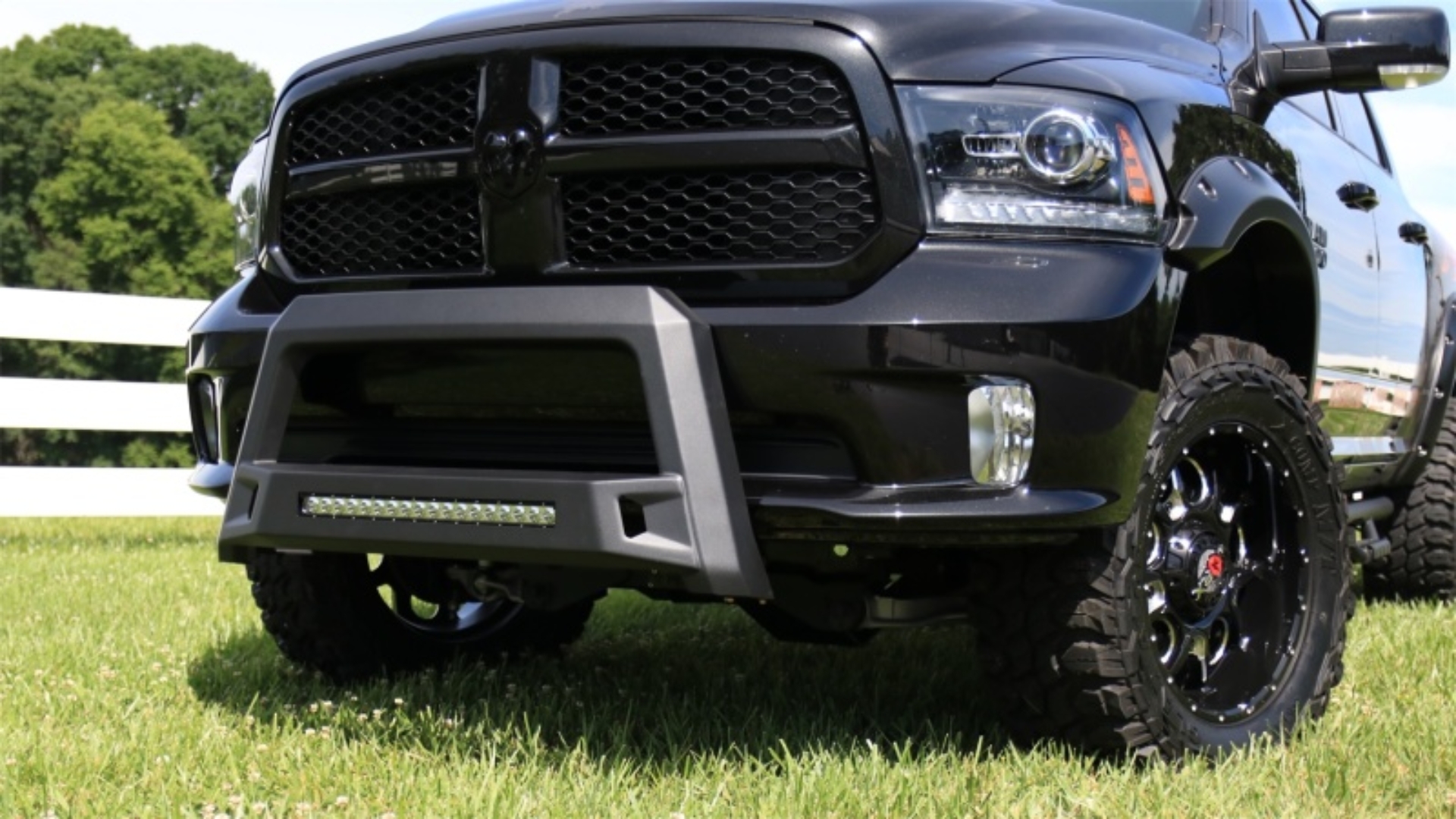 Picture of LUND LND Bull Bars - 86521204