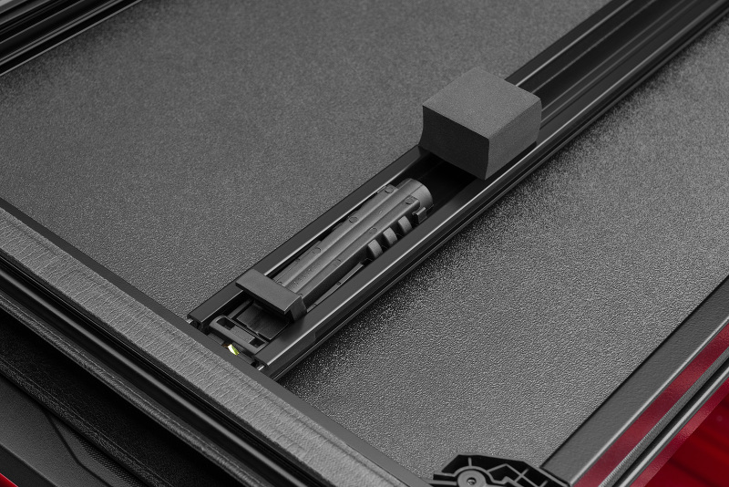 Picture of LUND LND Hard Fold Tonneau Cover - 969164