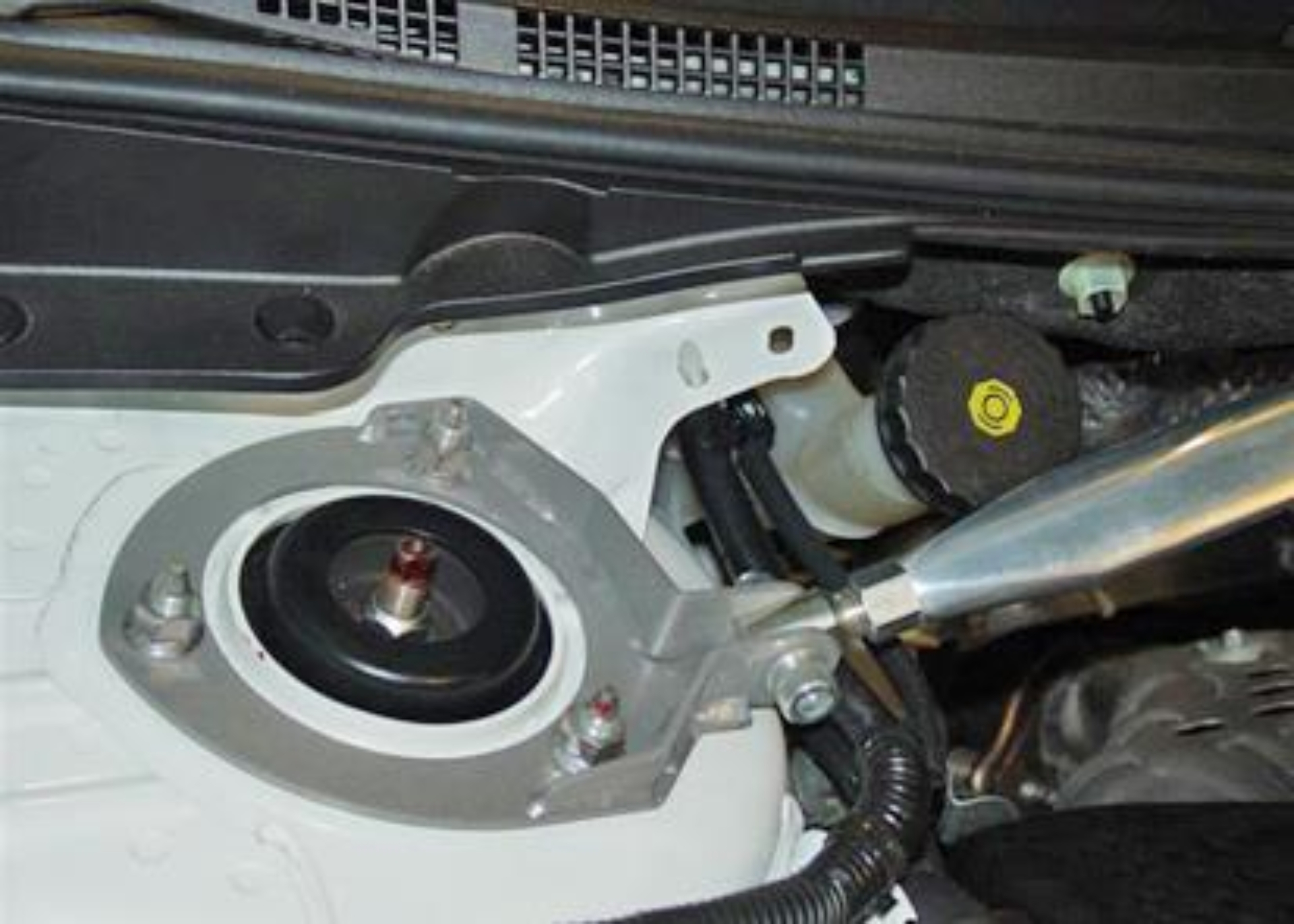 Picture of Whiteline WL Strut Bars-Front - KSB638