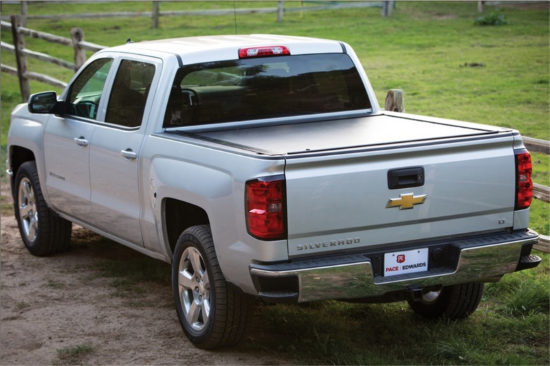 Picture of Pace Edwards PE JackRabbit Retractable Bed Covers - M-JRFA05A28