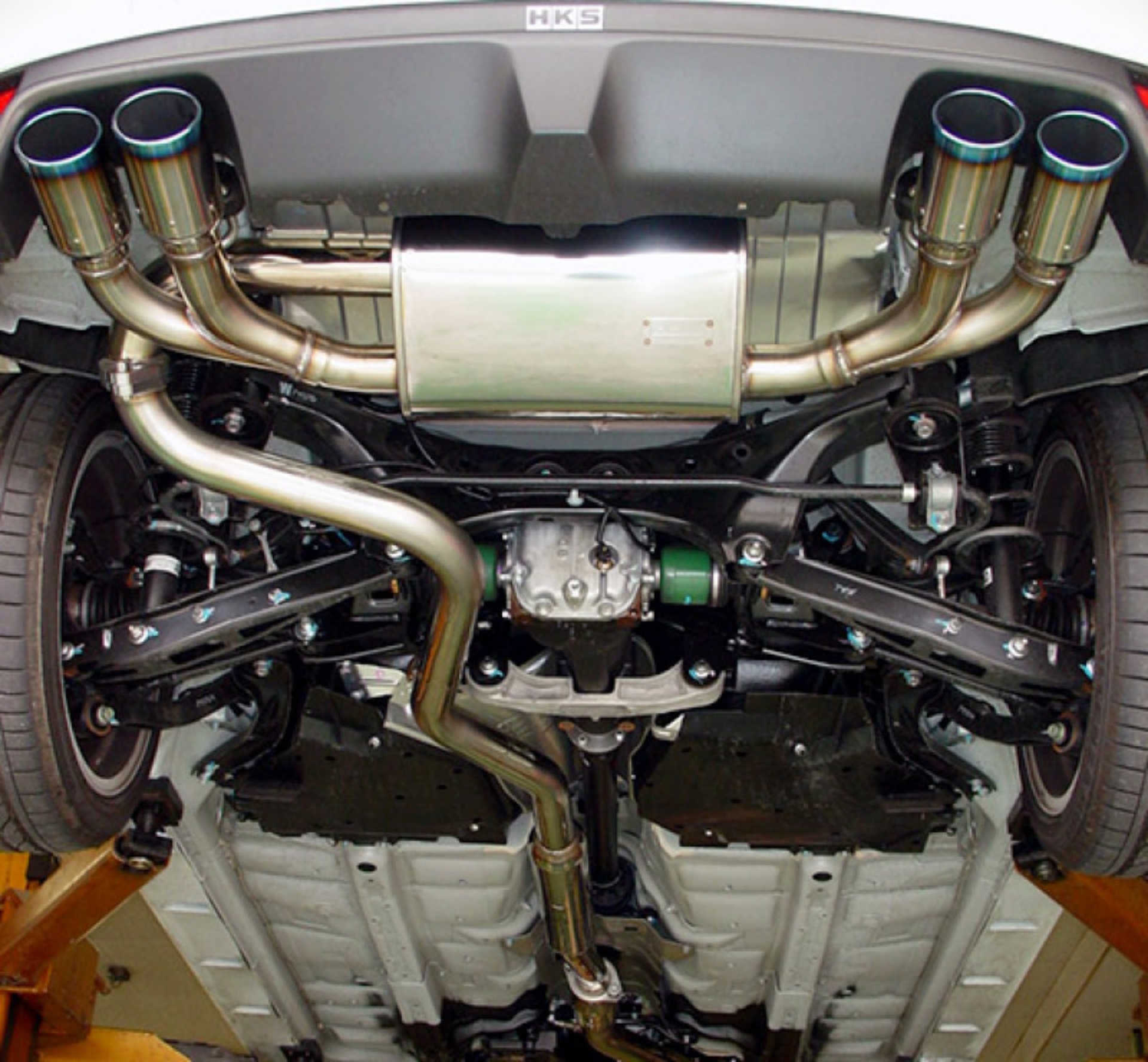 Picture of HKS Center Pipe Connecting Pipes - 33004-AF002