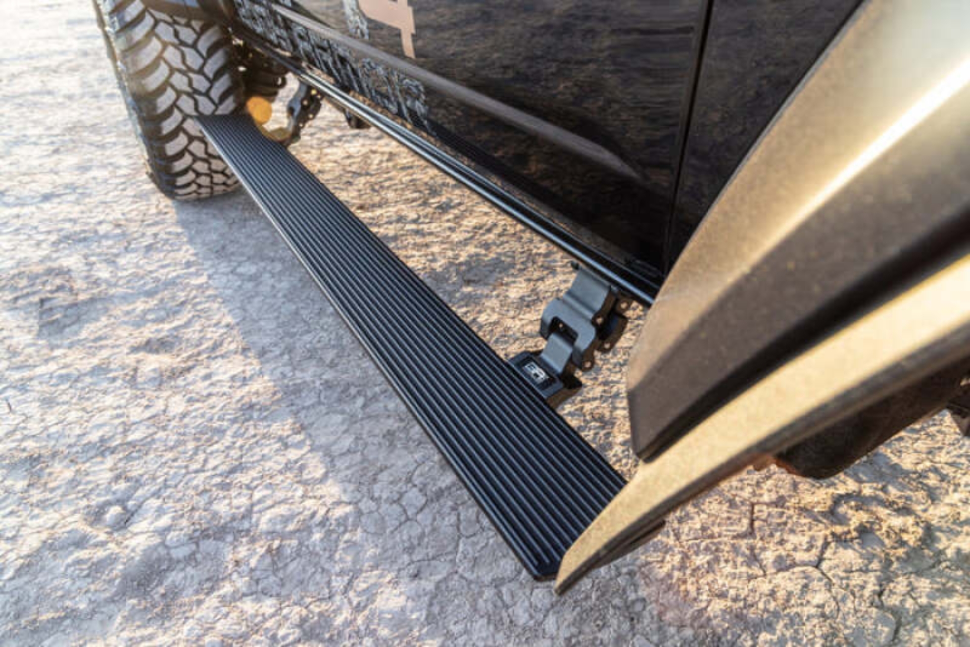 Picture of Body Armor 4x4 BOS E-Power Side Steps - FB-4500