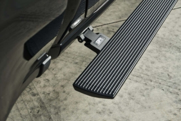 Picture of Body Armor 4x4 BOS E-Power Side Steps - GM-4501