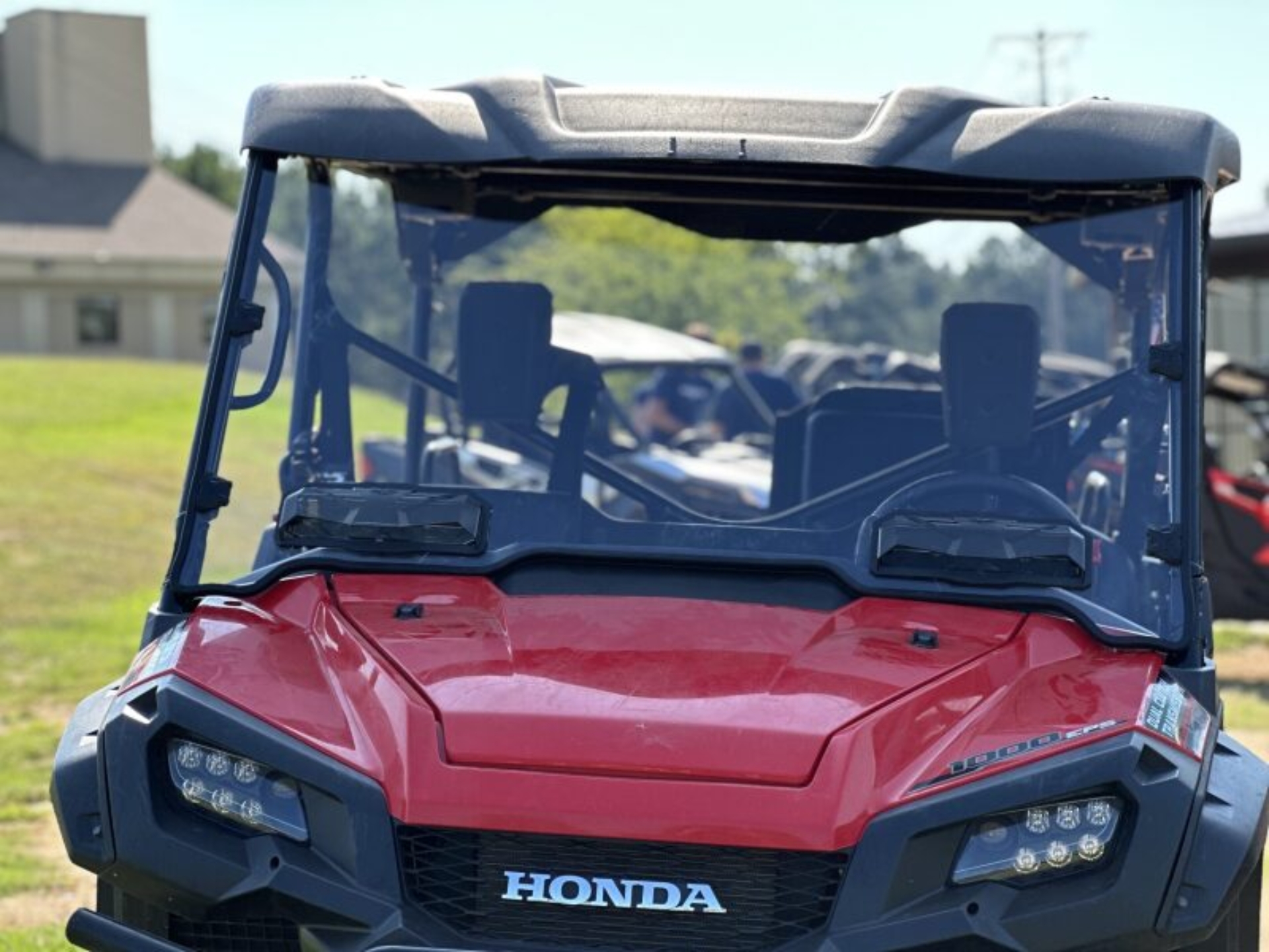 Picture of Seizmik 16-23 Honda Pioneer 1000/ 5 Windshield Vented AR2