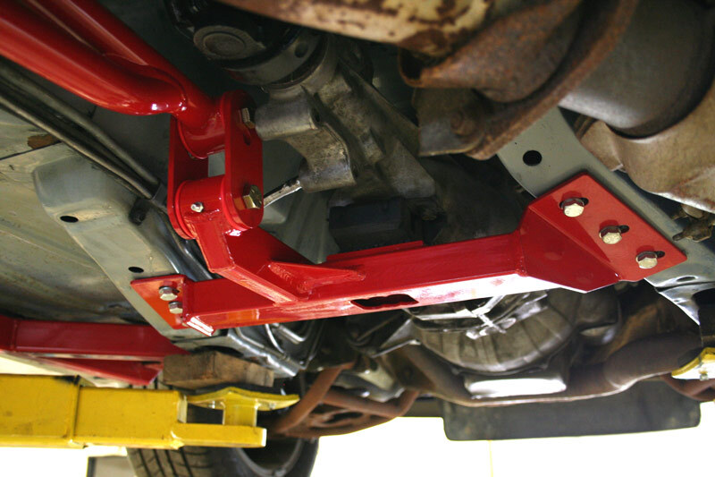 Picture of UMI Performance 82-92 GM F-Body Tunnel Mounted Trq. Arm Fits TH400- No Loop - Red
