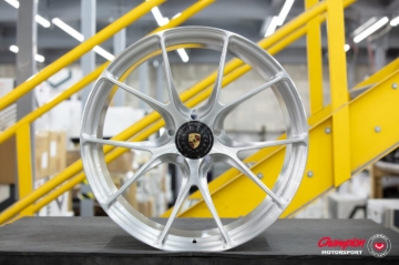 Picture of Vossen X Champion RS74 20X12 -Et50 / Gloss Black Wheel / Centerlock / 911 Turbo 991 - Rear