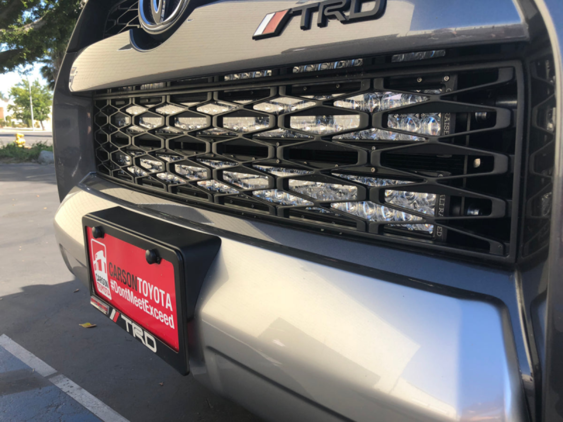 Picture of Cali Raised 14-24 Toyota 4Runner 32In Hidden Grille LED Light Bar Brackets - Combo No Bar Light