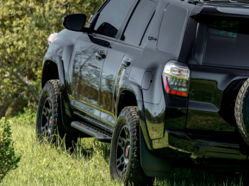 Picture of Cali Raised 10-24 Toyota 4Runner Step Ed Bolt On Rock Sliders - Kick Out/RawFiller Plate/BedLiner