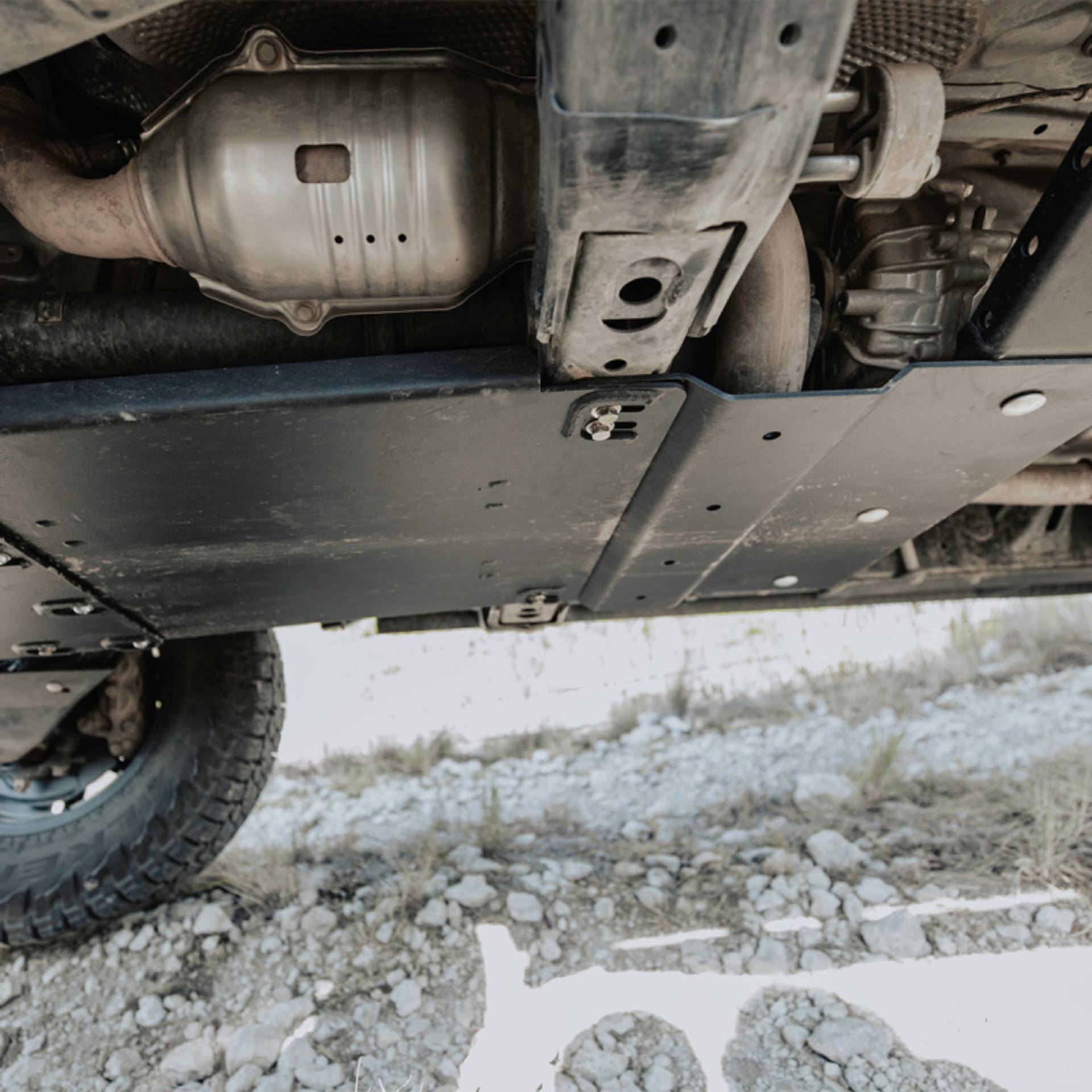 Picture of Cali Raised 10-24 Toyota 4Runner Transfer Skid Plate - Steel / Powder Coat