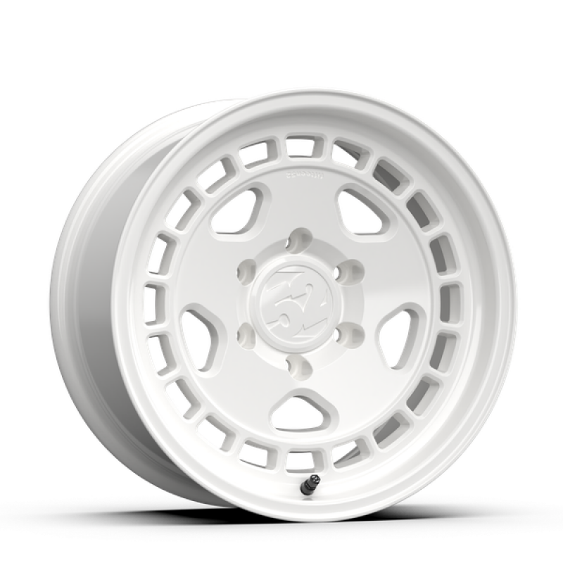 Picture of fifteen52 Turbomac HD Classic 16x8 / 6x139.7 BP / 0 ET / 106.2mm CB / 4.5in BS / Classic White Wheel