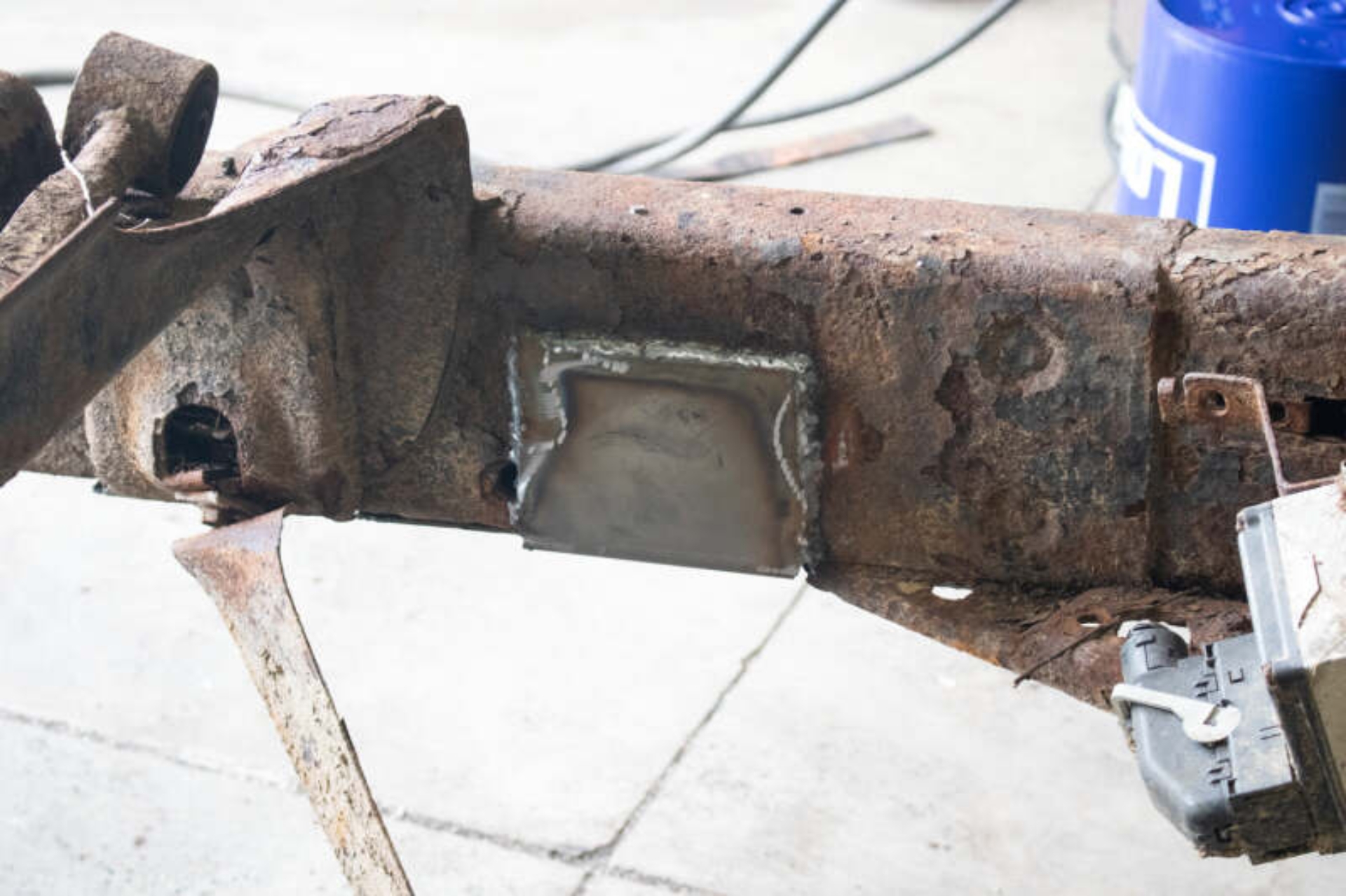 Picture of Rust Buster 02-09 Chevy Trailblazer / GMC Envoy Center Frame Section - Right