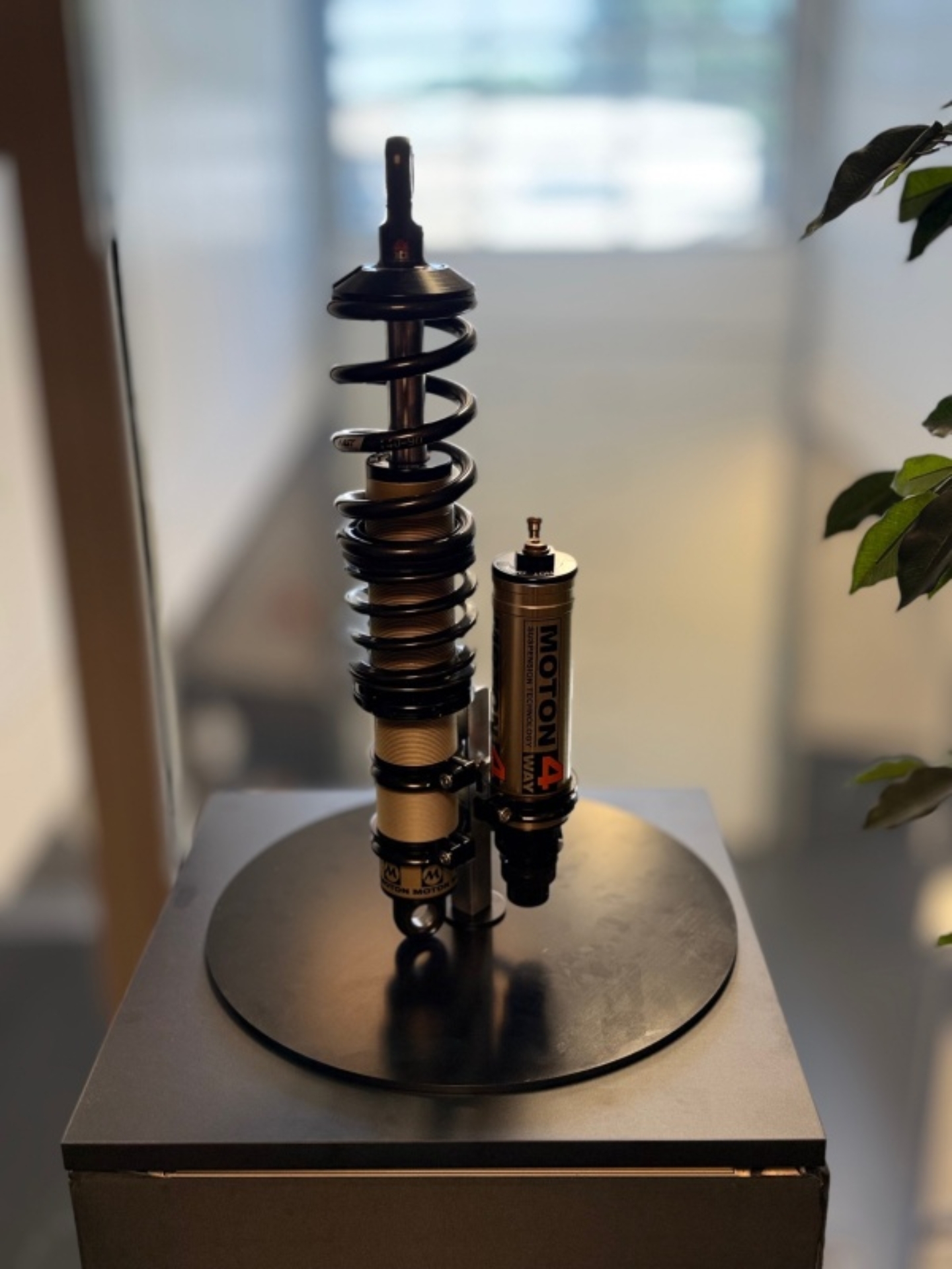 Picture of Moton MTO 3-Way Motorsport Coilover - PROMO-MTN3-T