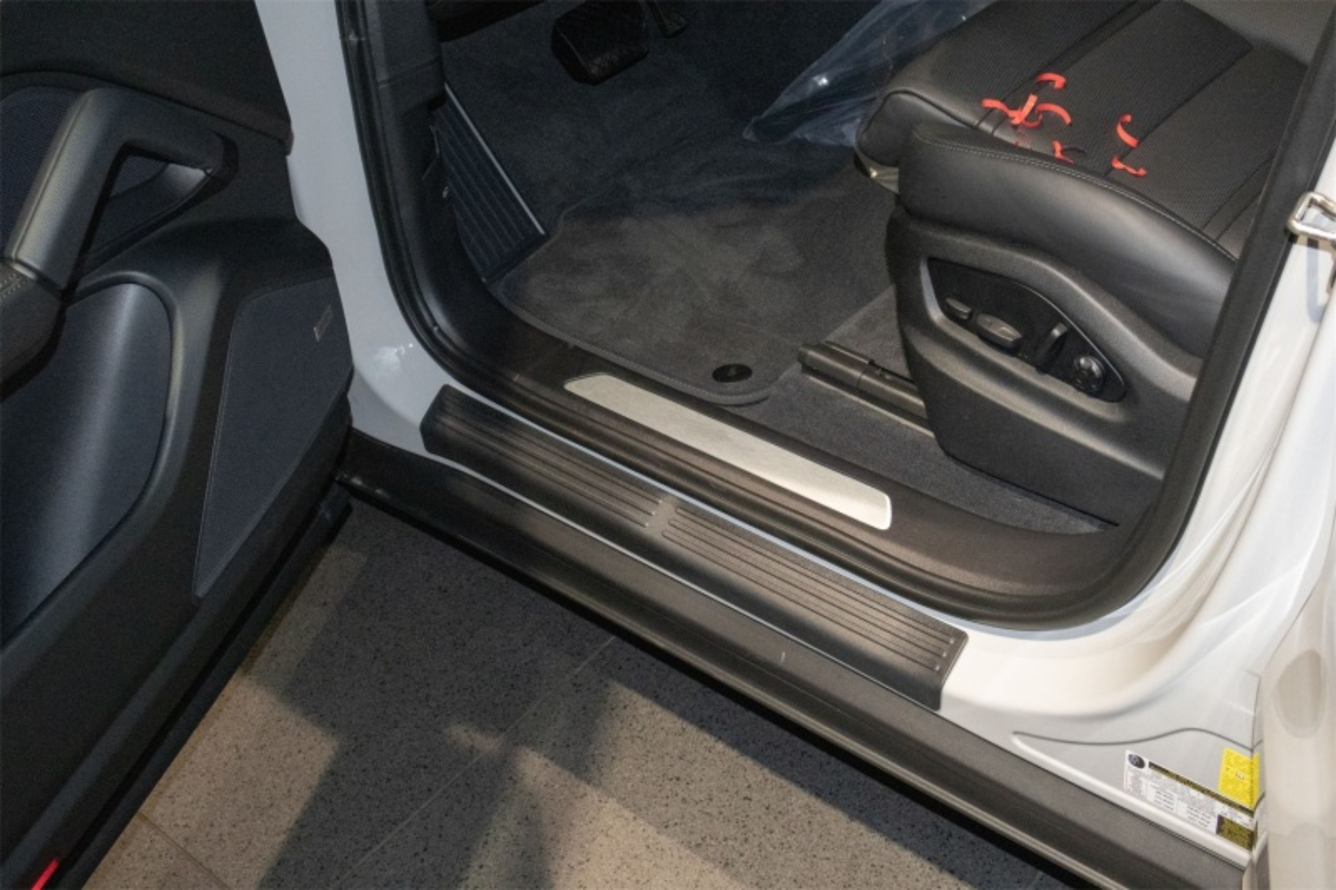 Picture of WeatherTech WT SillProtector Body Armor & Rock Rails - ST057K1