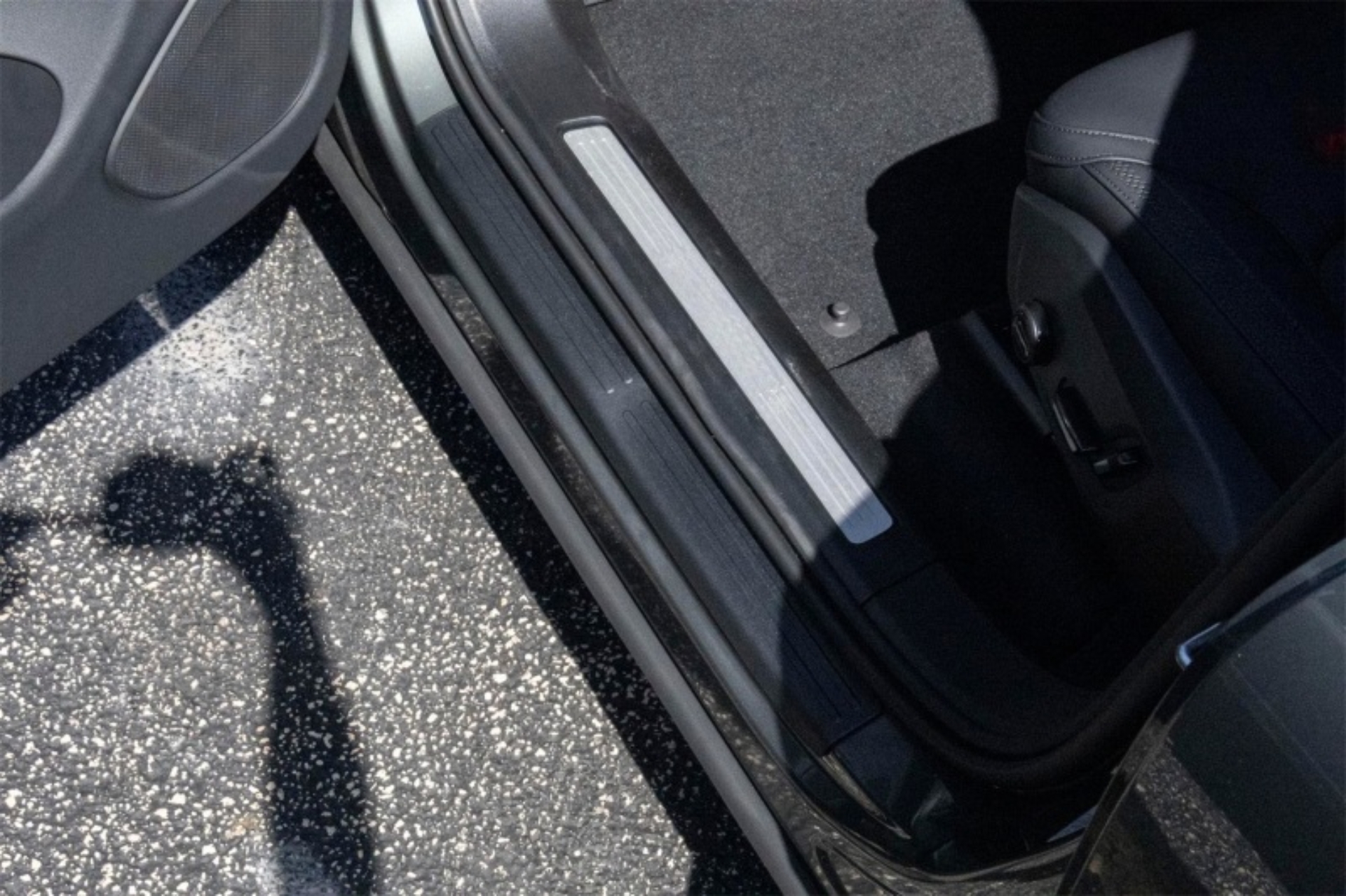 Picture of WeatherTech WT SillProtector Body Armor & Rock Rails - ST075K1